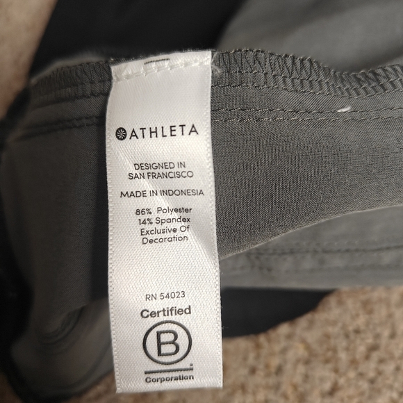 Women's Athleta ascender short | Gray |  Sz: 10 - Picture 8 of 9
